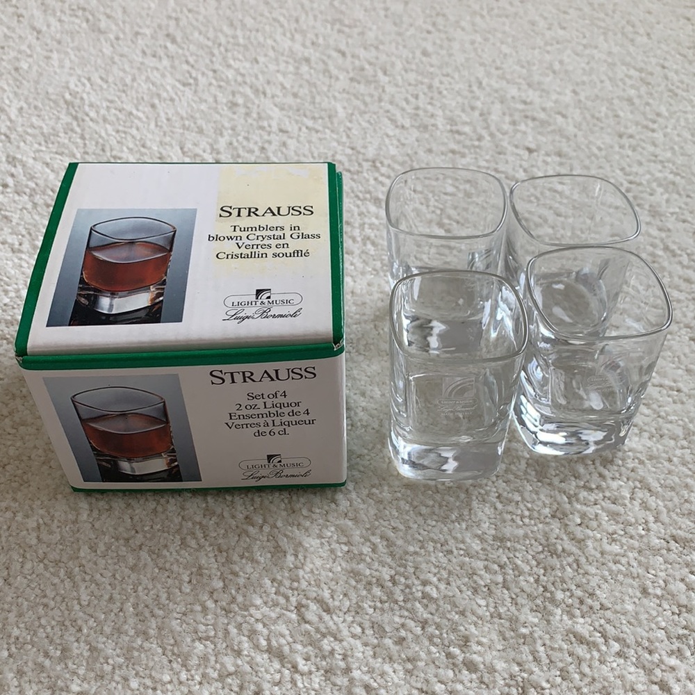 NIB Strauss 2oz Liquor glasses tumblers set of 4